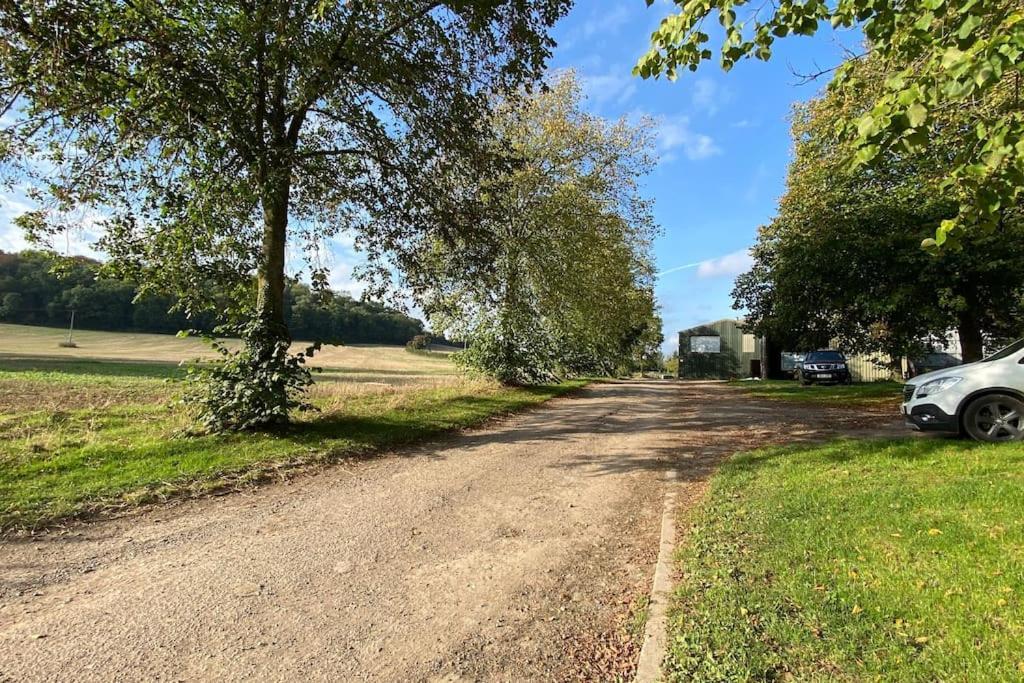 Cheerful 3 Bedroom Bungalow With Indoor Fire Place Gloucester Kültér fotó