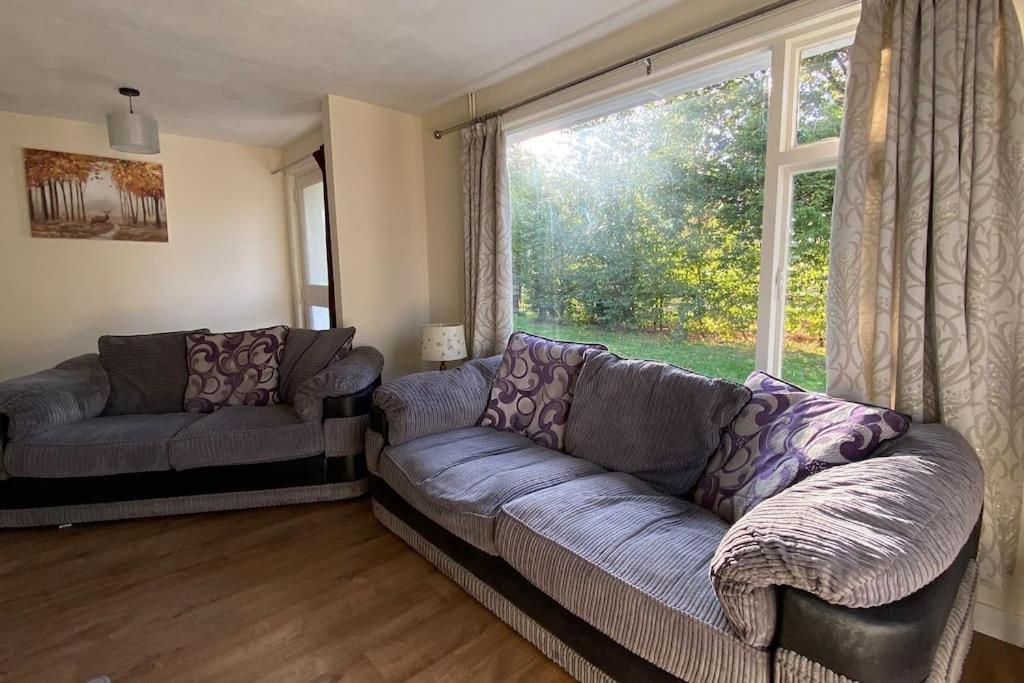 Cheerful 3 Bedroom Bungalow With Indoor Fire Place Gloucester Kültér fotó
