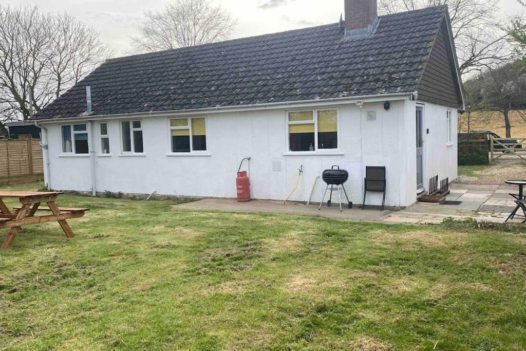 Cheerful 3 Bedroom Bungalow With Indoor Fire Place Gloucester Kültér fotó