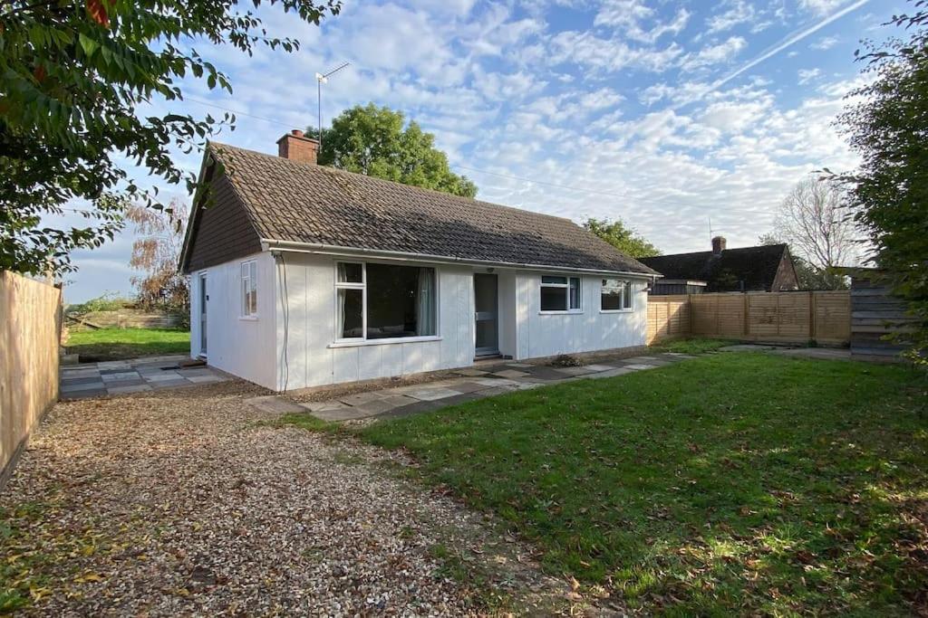 Cheerful 3 Bedroom Bungalow With Indoor Fire Place Gloucester Kültér fotó